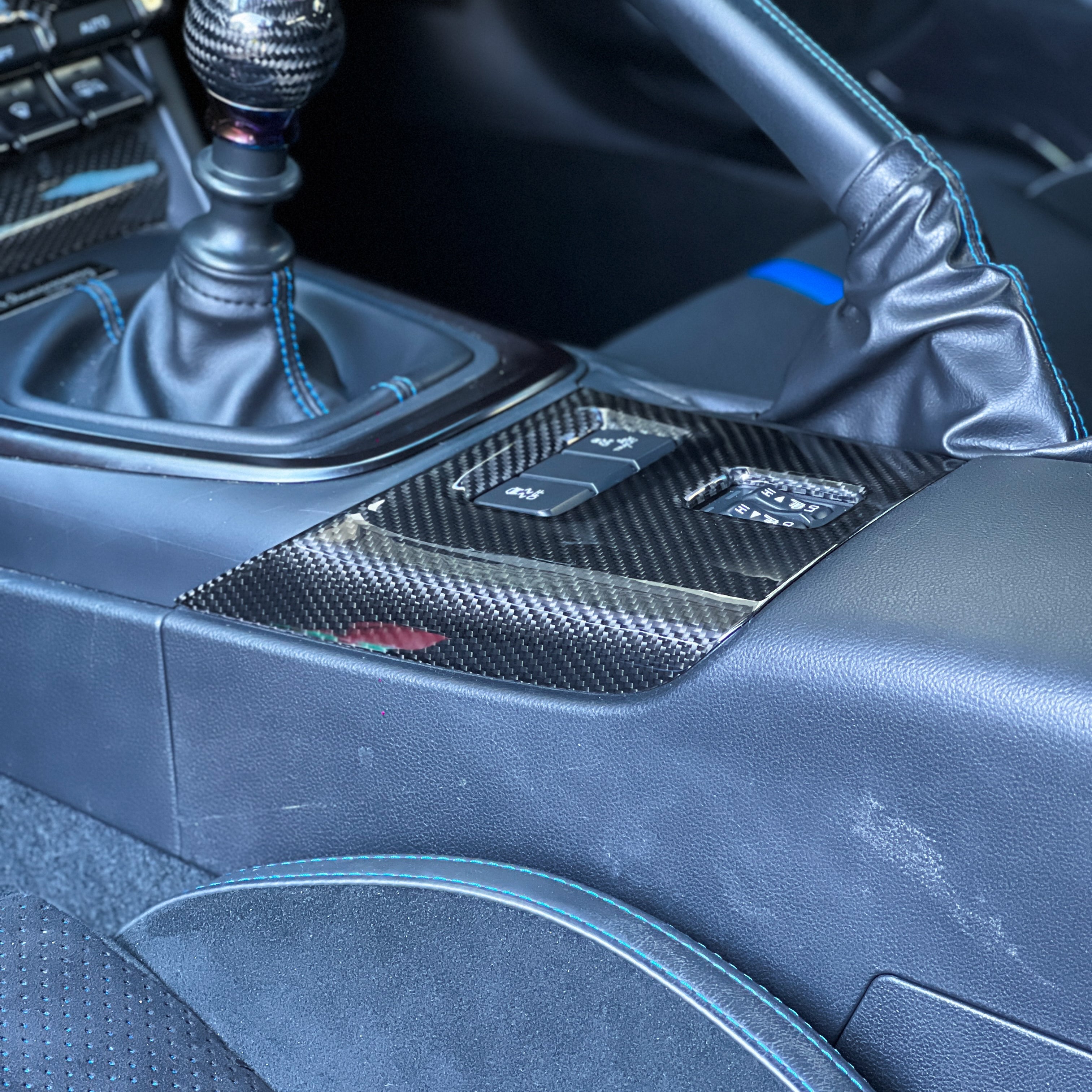 FloKraft Dry Carbon Fibre Centre Console Cover (Manual Transmission) for Subaru BRZ (ZD8) & Toyota GR86 (ZN8) 2022-2026