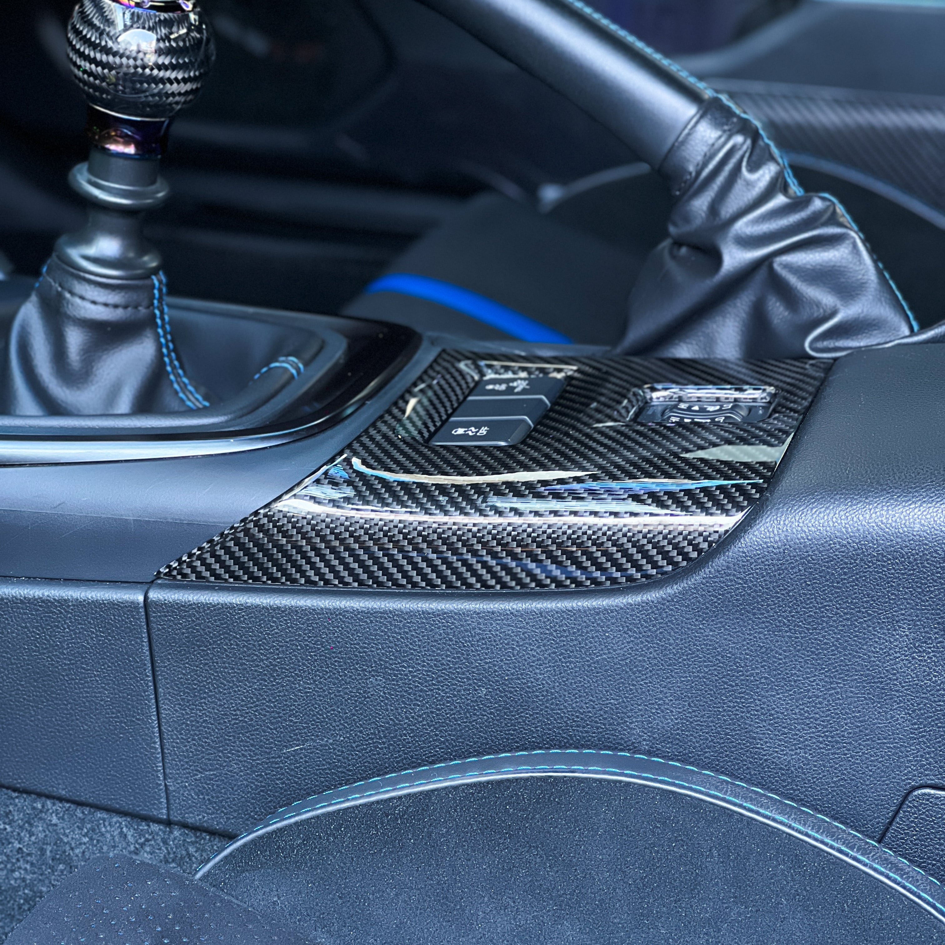 FloKraft Dry Carbon Fibre Centre Console Cover (Manual Transmission) for Subaru BRZ (ZD8) & Toyota GR86 (ZN8) 2022-2026