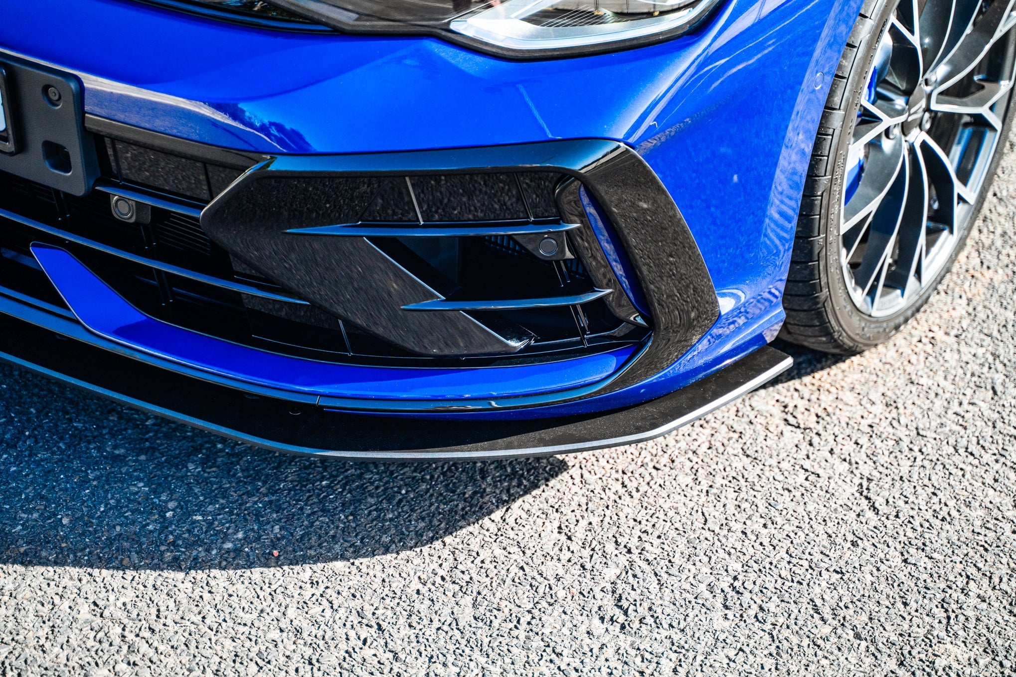 MK8.5 Golf R Chassis Mounted Front Lip Splitter