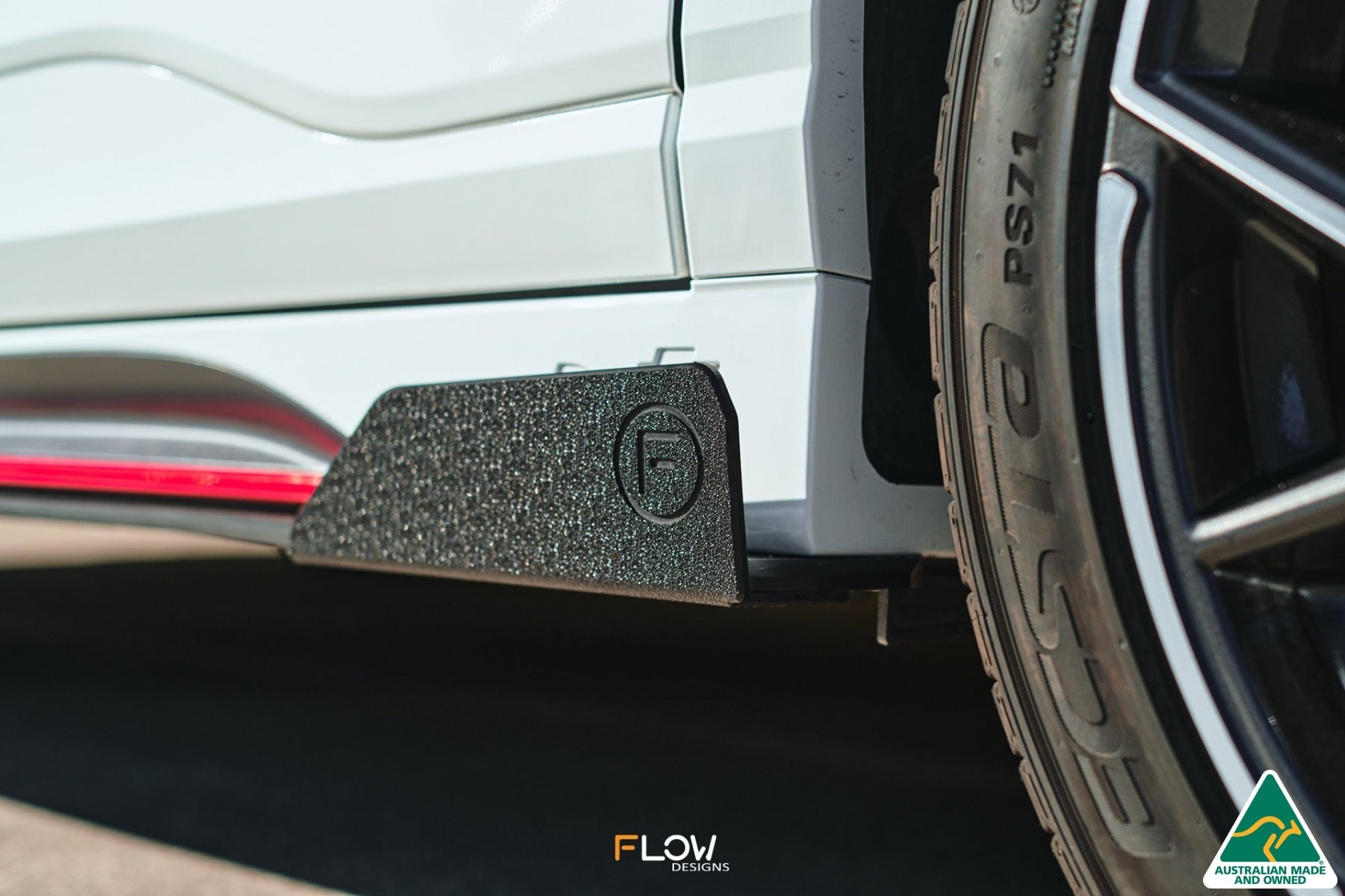 RETURNED STOCK - Kona N Side Skirt Splitters (Pair) - GLOSS BLACK