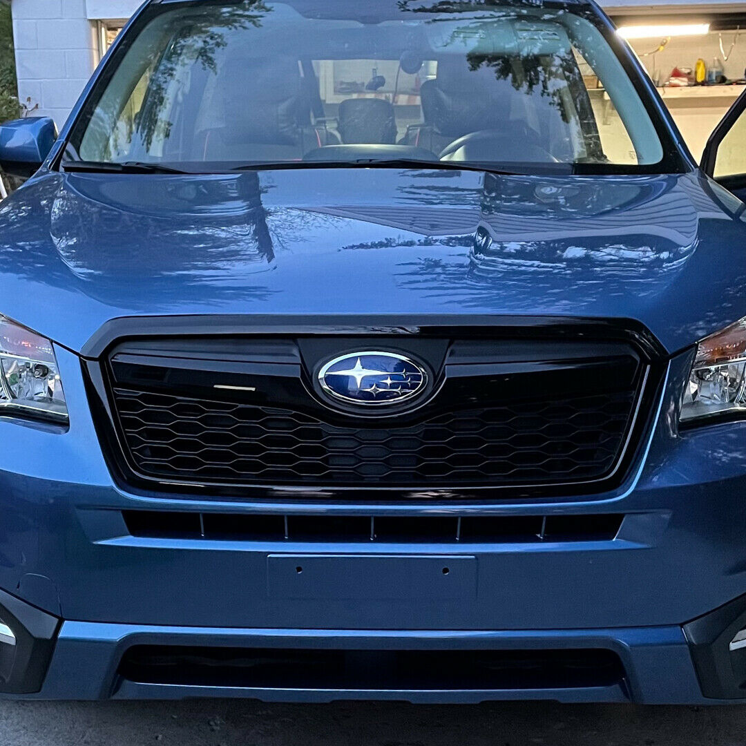 TS Style Front Mesh Grille For 2013-2018 Subaru Forester S4 (GLOSS BLACK W/ RED)